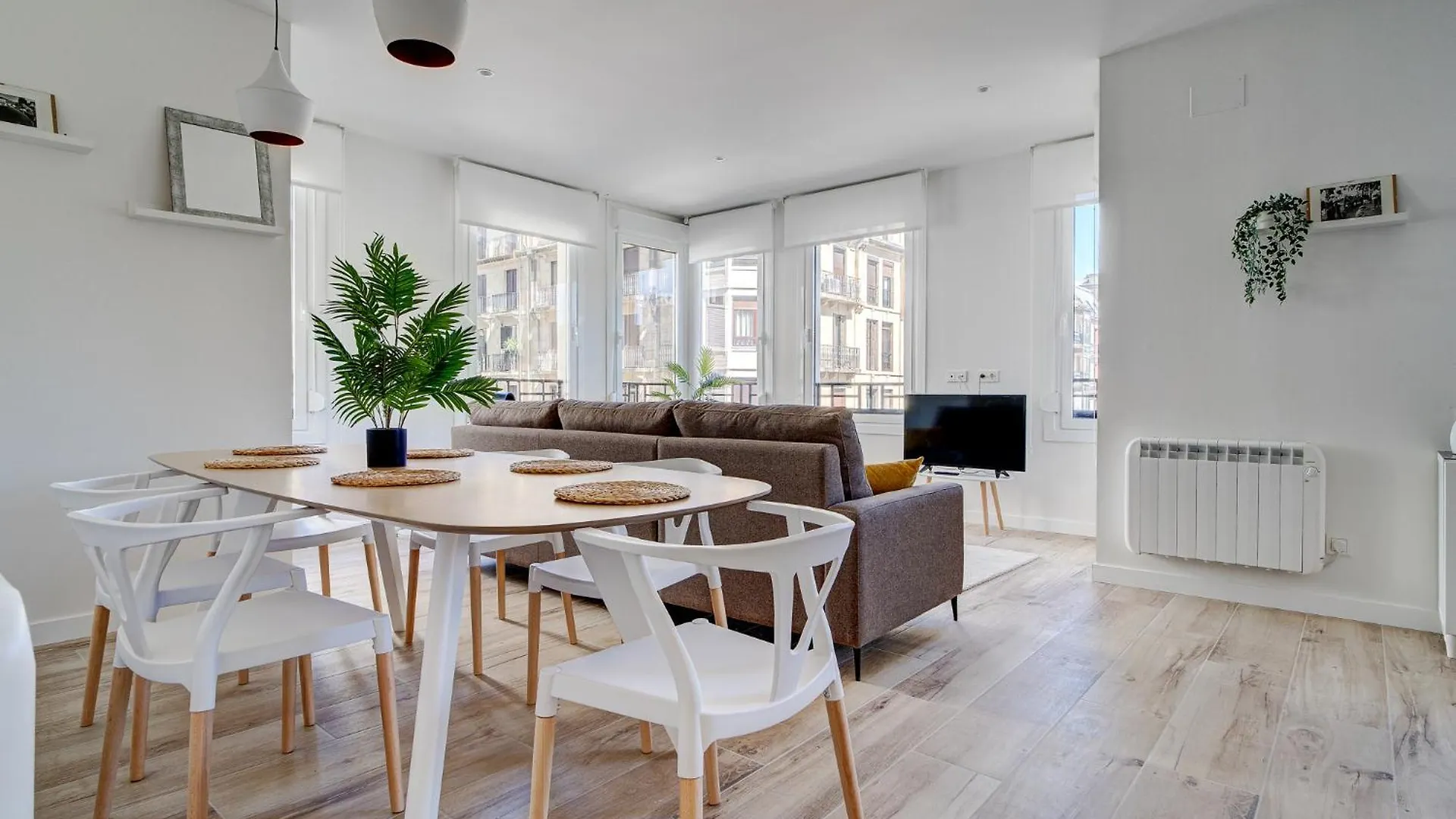 Apartamentos Gran Via By Sanse Holidays San Sebastián 0*,  Spanien