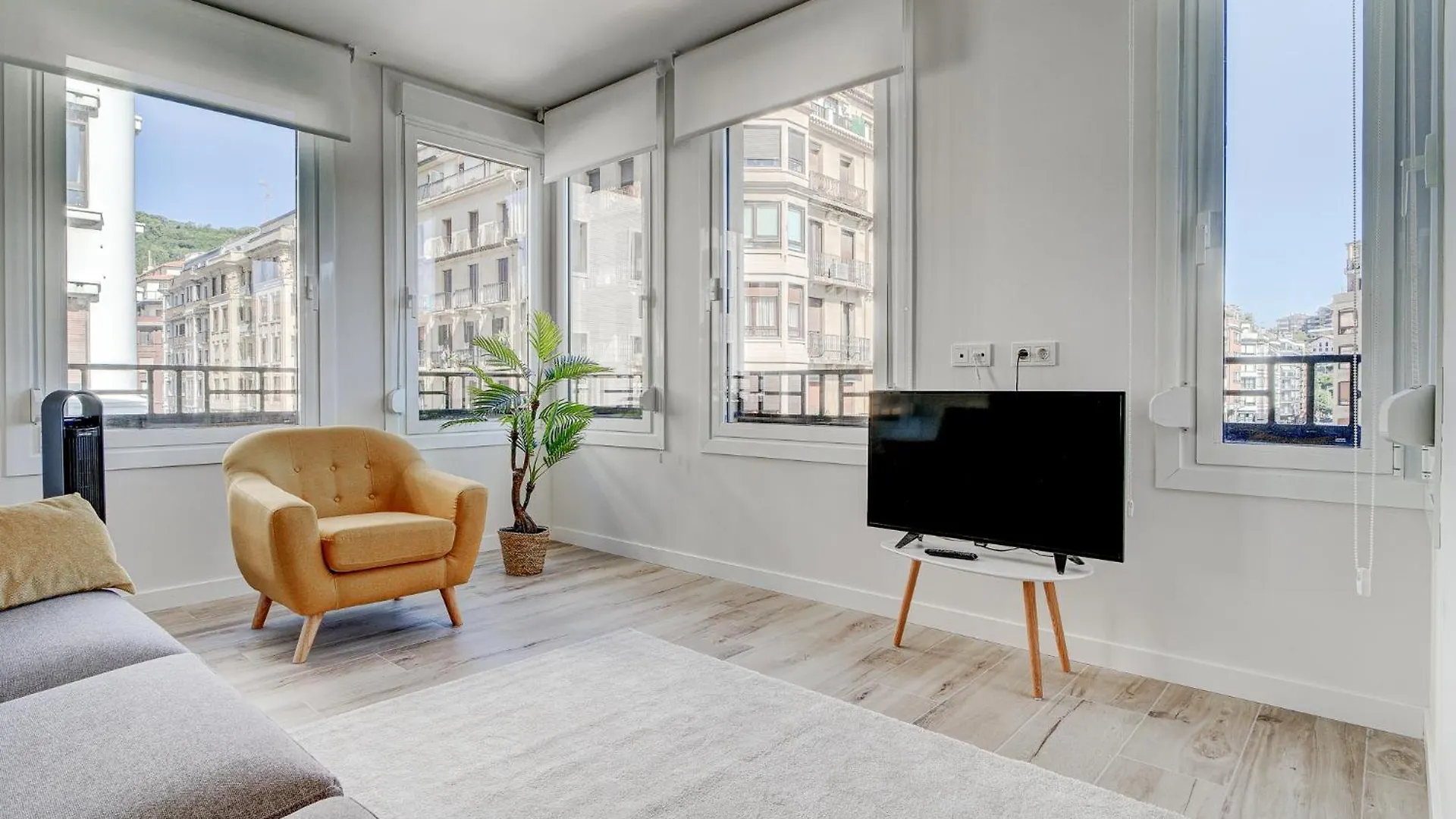 Apartment Apartamentos Gran Via By Sanse Holidays San Sebastián