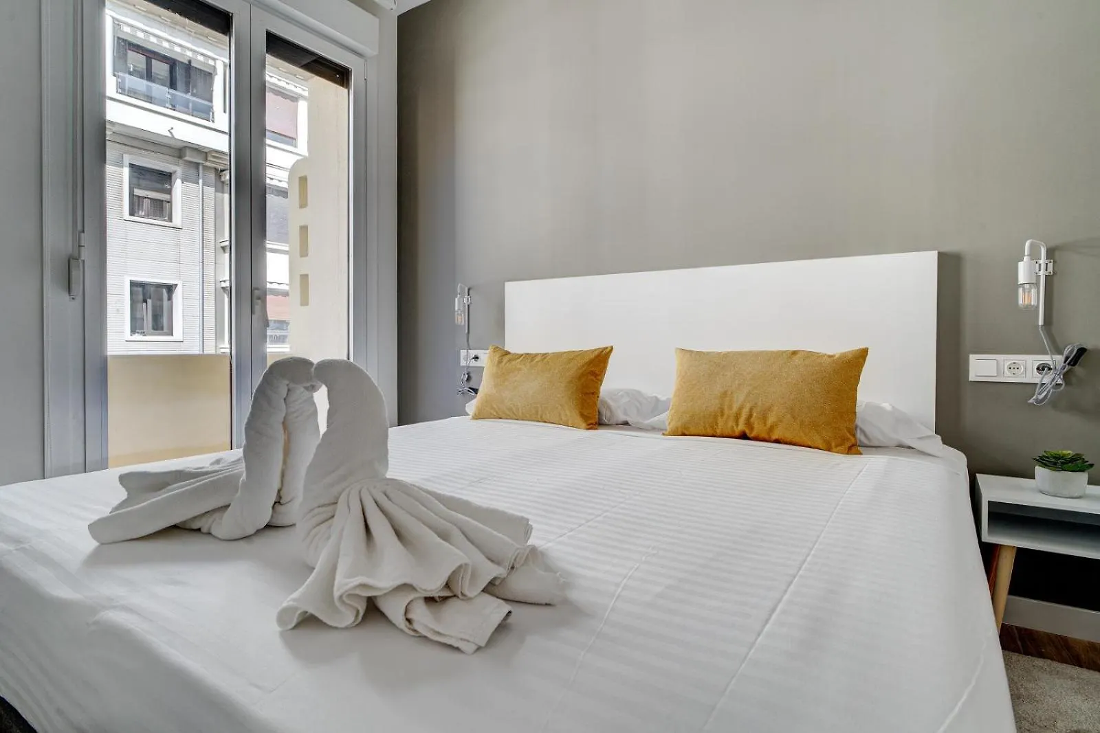 Apartamentos Gran Via By Sanse Holidays San Sebastián 0*,  Spanien